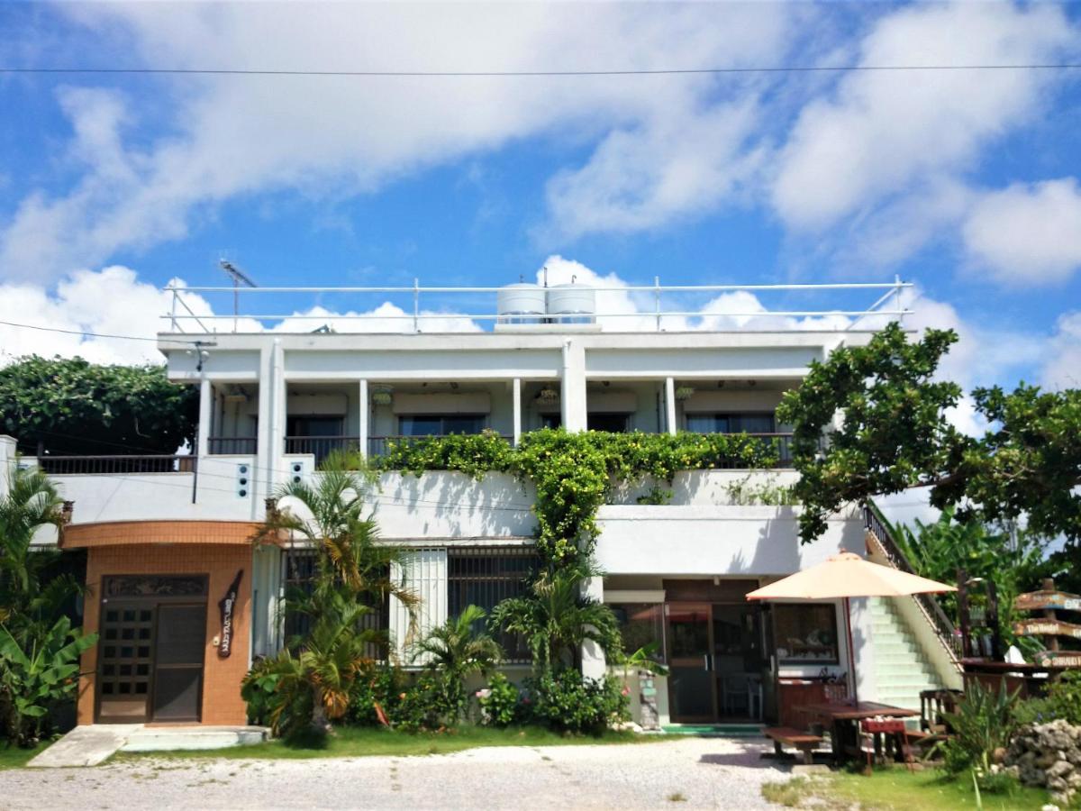 เกสต์เฮาส์ ชิราโฮะ เฟรนด์เฮาส์ Ishigaki  ภายนอก รูปภาพ